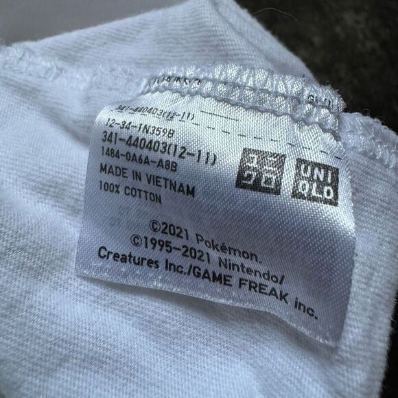 Uniqlo x Pokémon Men’s Short Sleeve T-Shirt White Color Size Small Anime Style - Picture 13 of 14